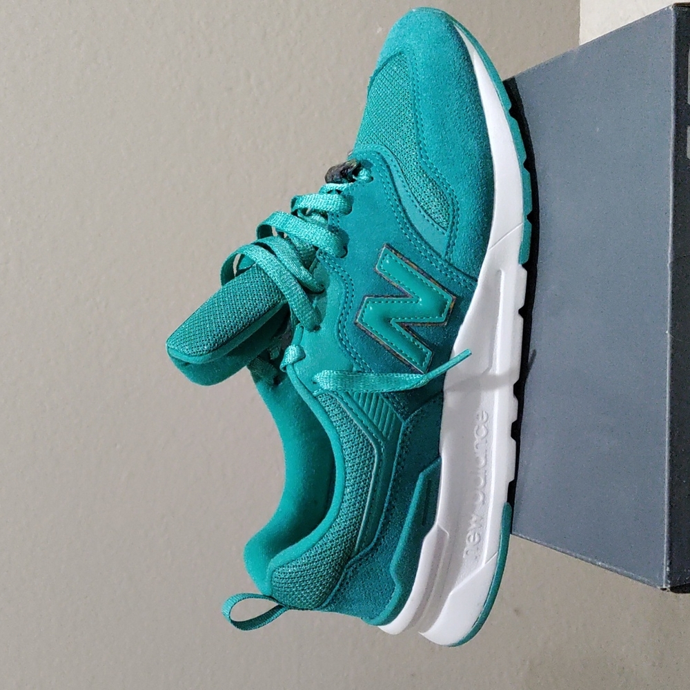 New Balance classics 997H women's